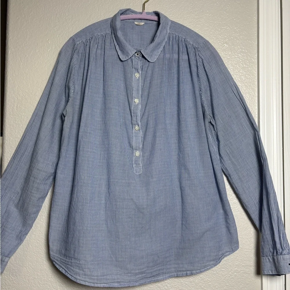 Woman’s J. Crew Lightweight Cotton Blue/White Striped Casual 3/4 Button Down.